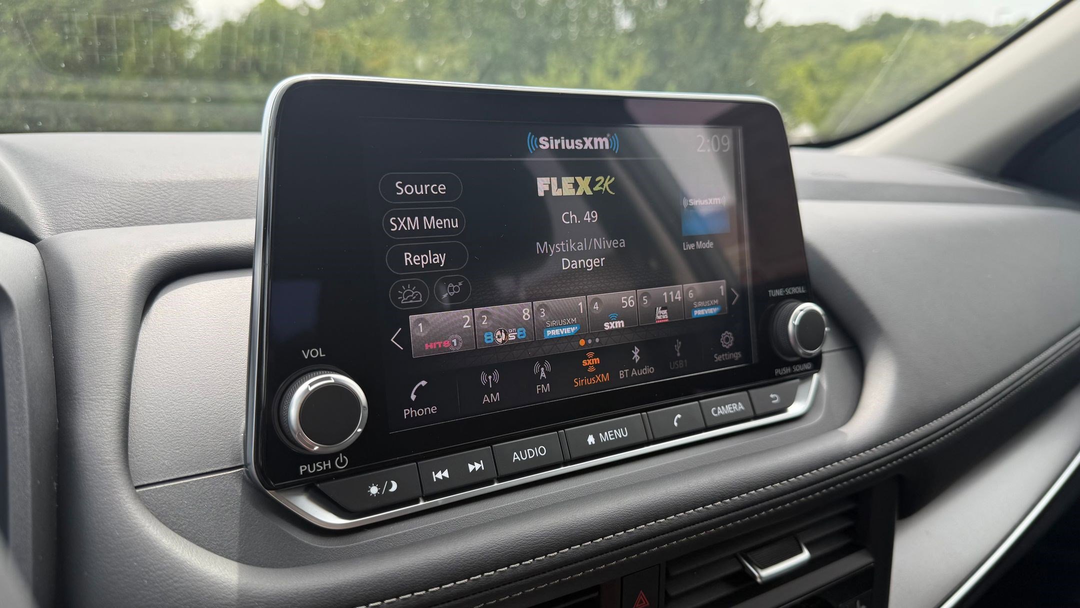 2026 Nissan Rogue SV photo 23