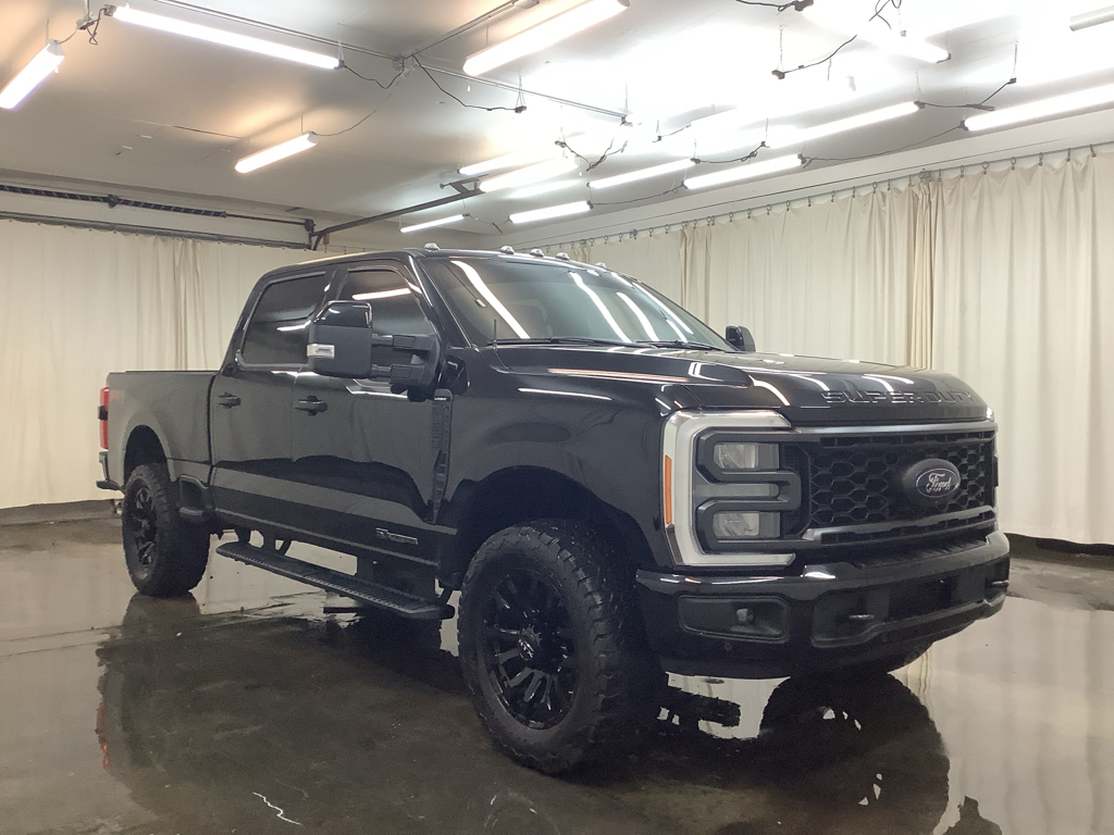 2023 Ford F-250 Lariat photo 3