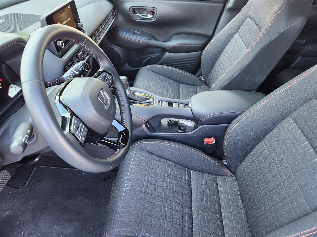 2025 Honda HR-V Sport photo 3
