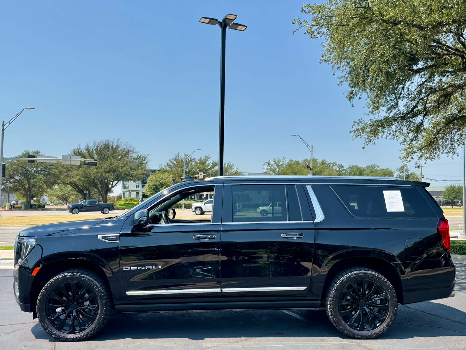 2021 Gmc Yukon XL Denali photo 2