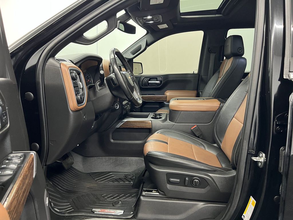 2022 Chevrolet Silverado 1500 High Country photo 4