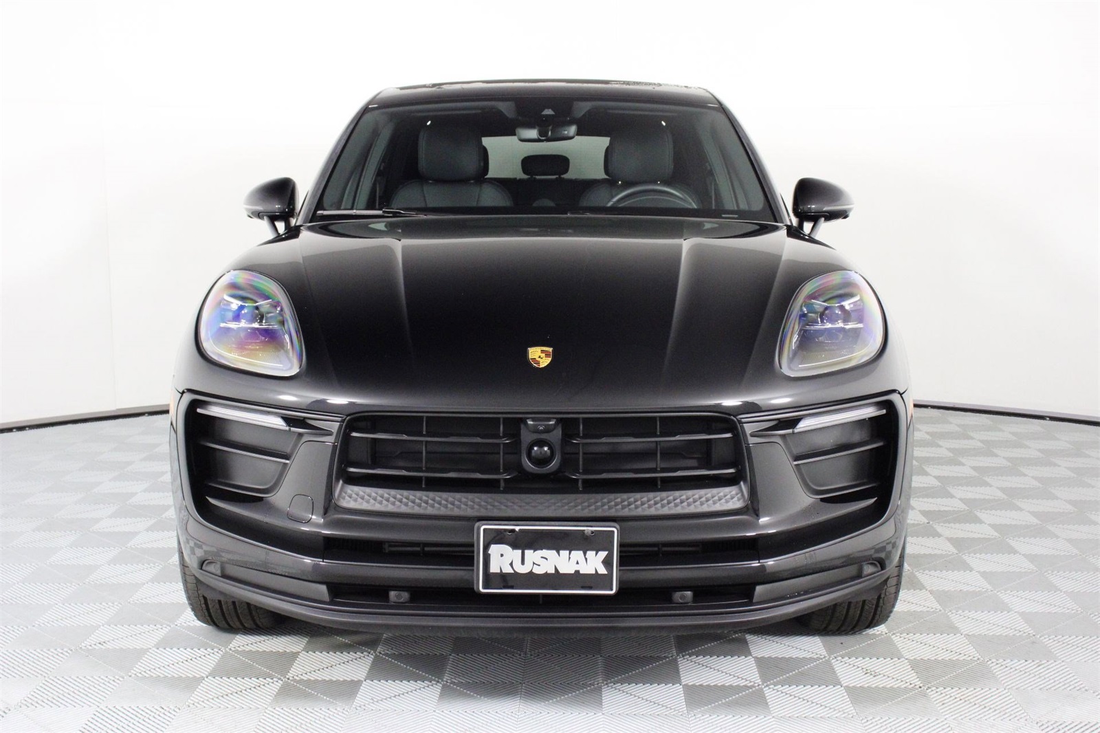 2025 Porsche Macan photo 10