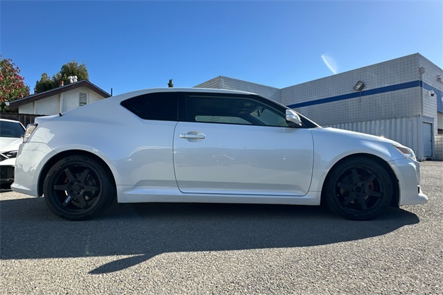2015 Scion tC Base photo 3