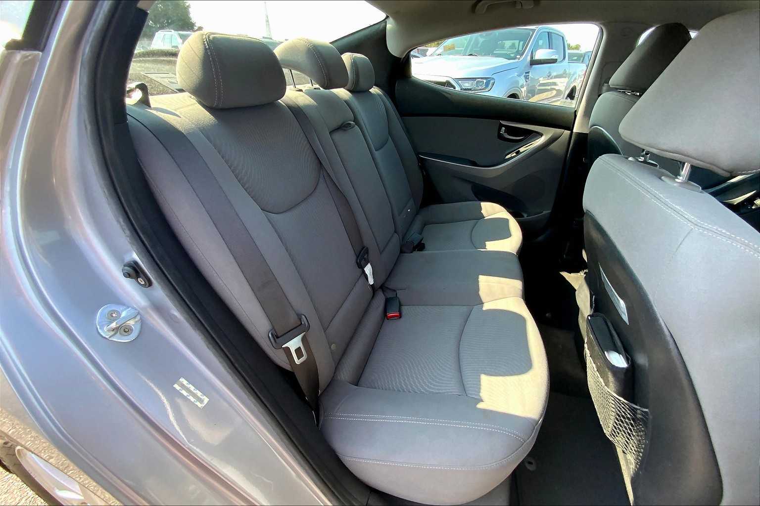 2014 Hyundai Elantra SE photo 18