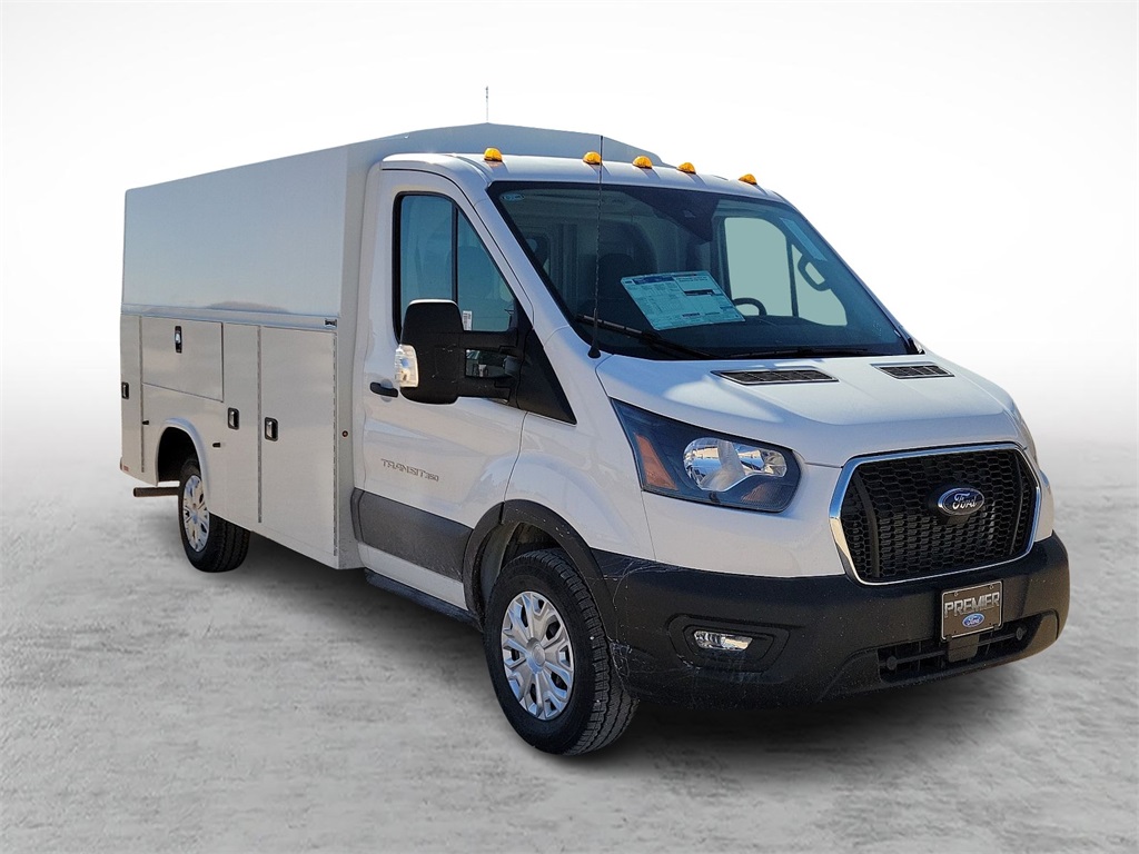 2024 Ford Transit Cutaway Base's photo