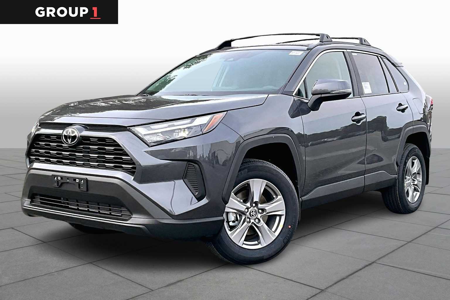 2025 Toyota RAV4 XLE's photo