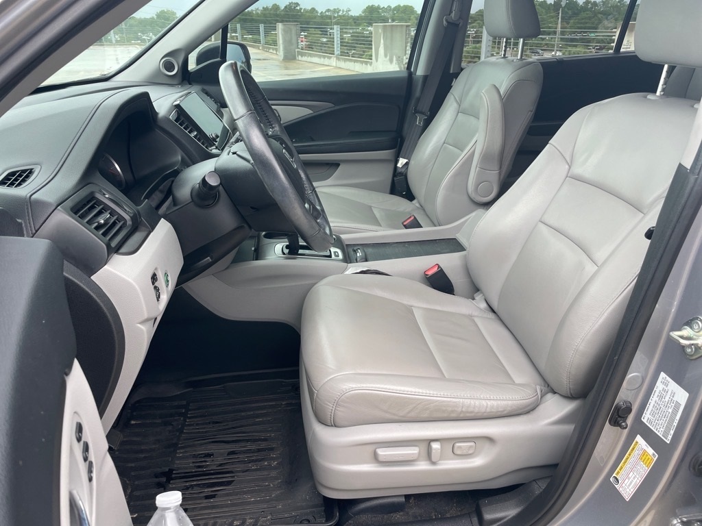 2020 Honda Pilot EX-L photo 17