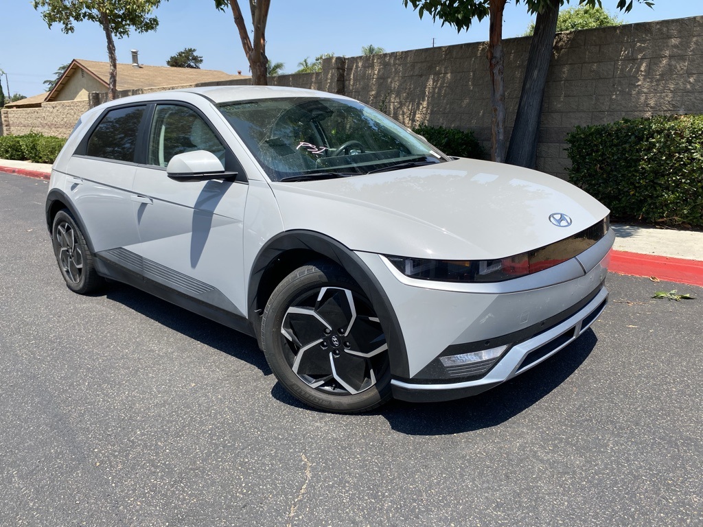 Used 2023 Gray Hyundai SEL image 1