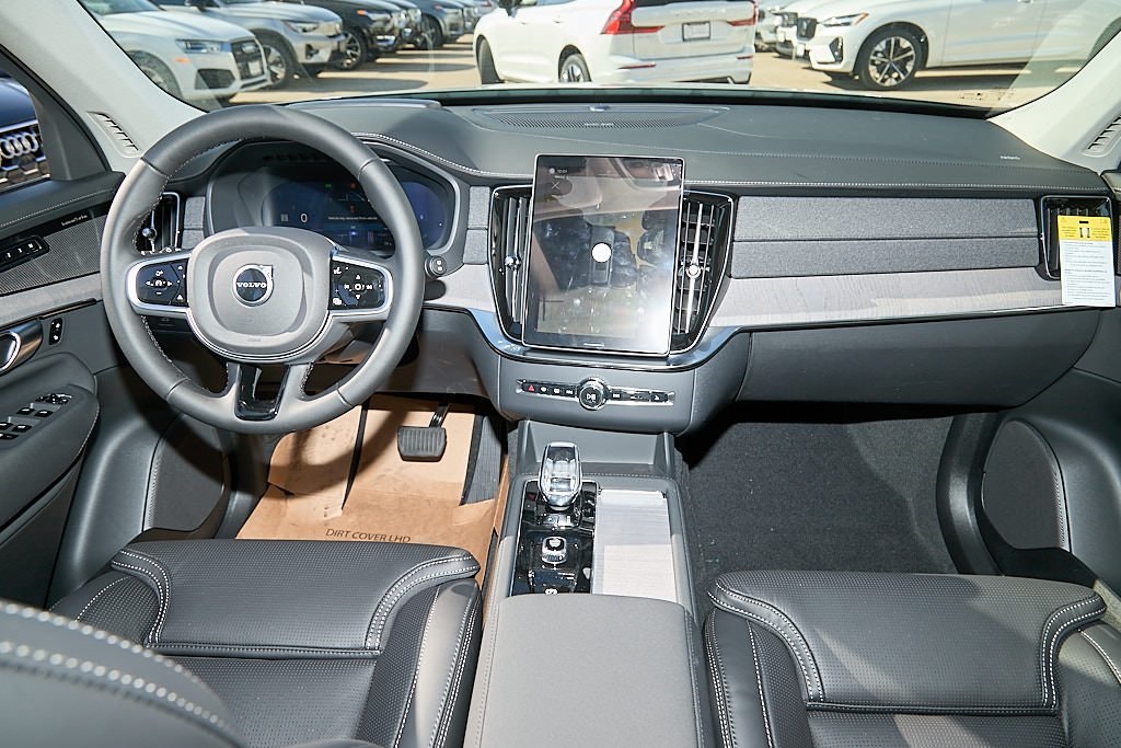 2026 VOLVO XC90 - Image 24