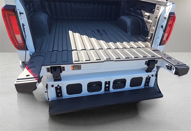 2026 Gmc Sierra 1500 SLT photo 9
