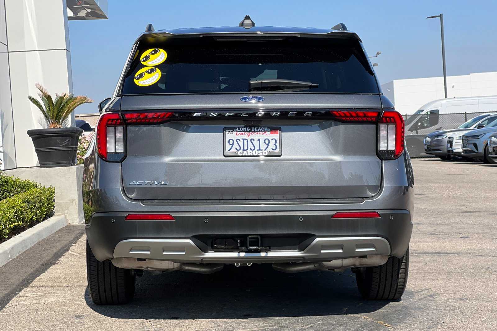 2025 Ford Explorer photo 4