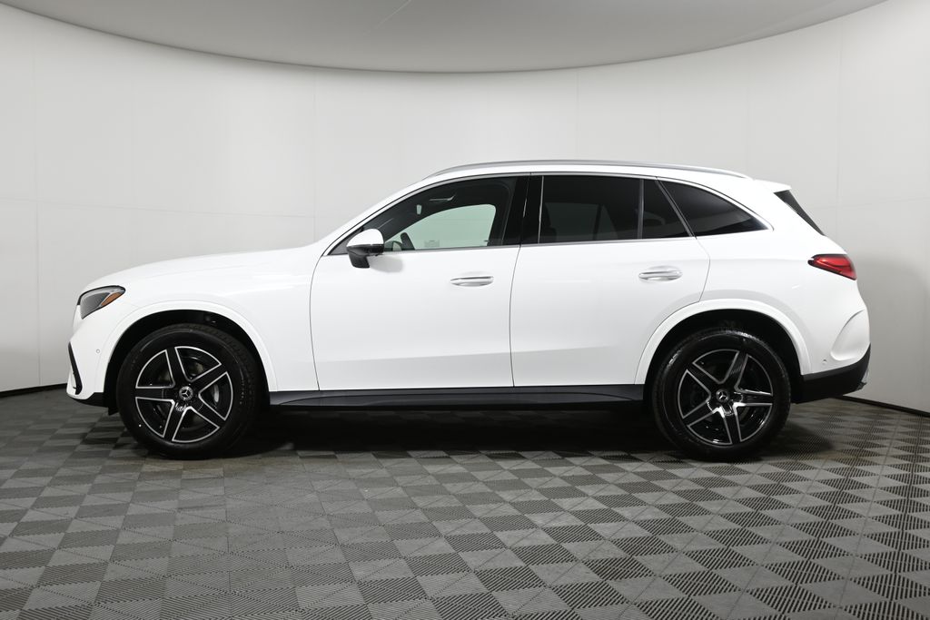 2025 Mercedes Benz GLC 300 4MATIC photo 2