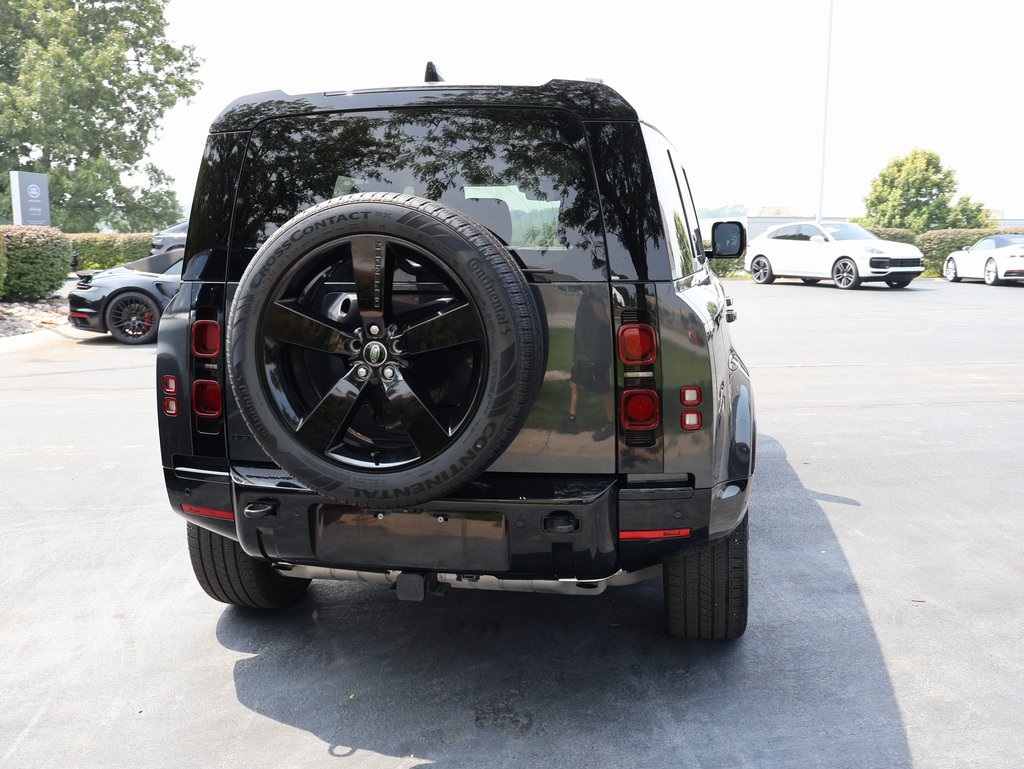 2024 Land Rover Defender 110 X-Dynamic SE photo 9