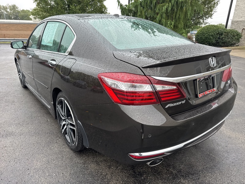 2017 Honda Accord Touring photo 6