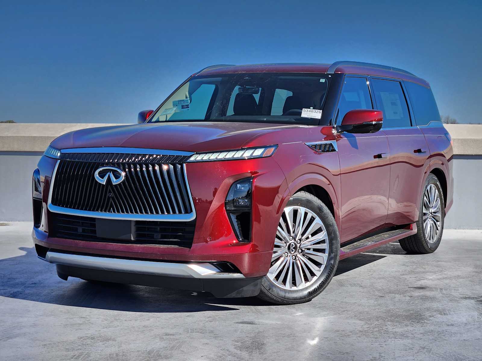 2025 INFINITI QX80 LUXE