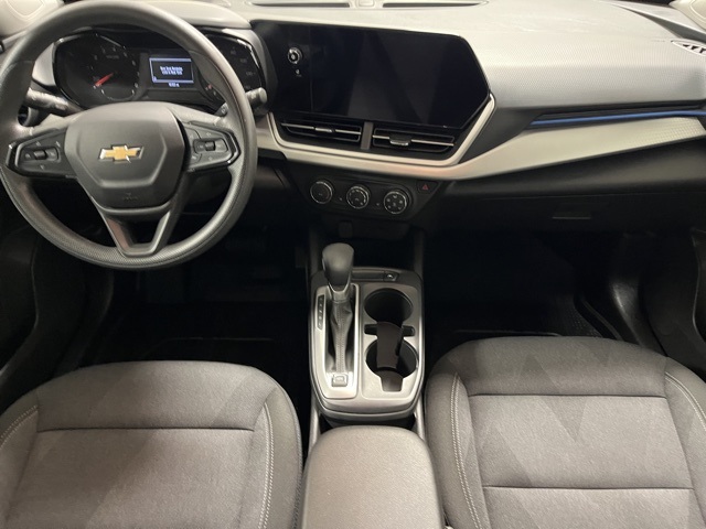 2025 Chevrolet Trax LS photo 2