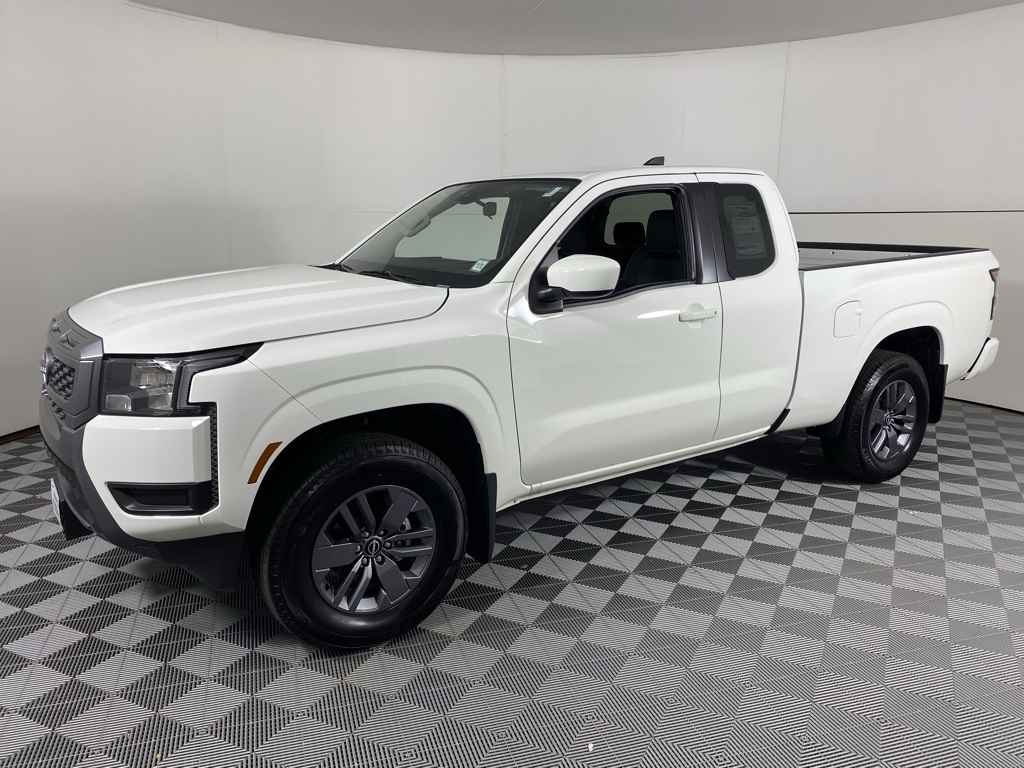 2025 Nissan Frontier SV photo 6