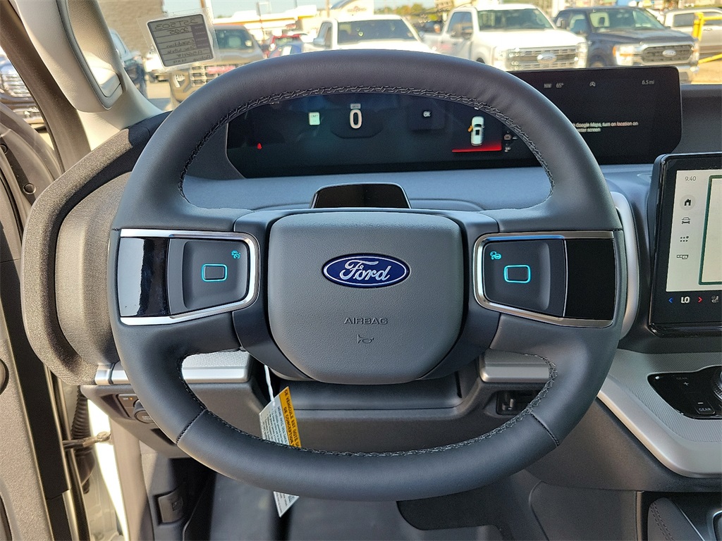 2025 Ford Expedition photo 19