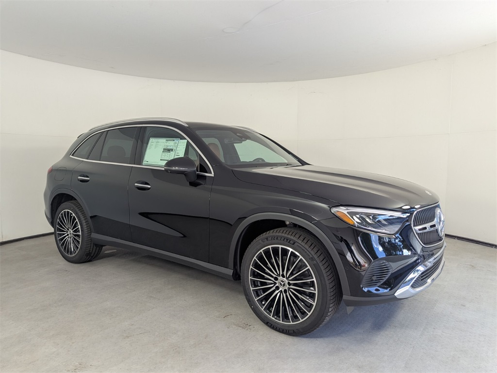 2026 Mercedes-Benz GLC Base's photo
