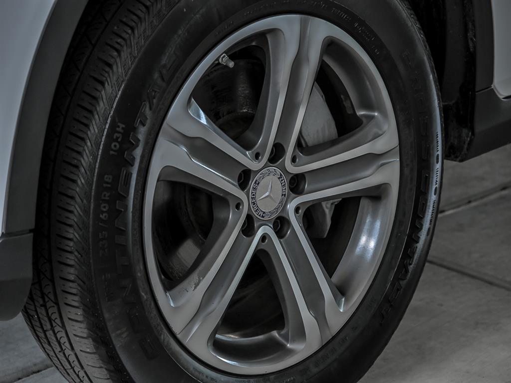 2017 Mercedes Benz GLC 300 4MATIC photo 4