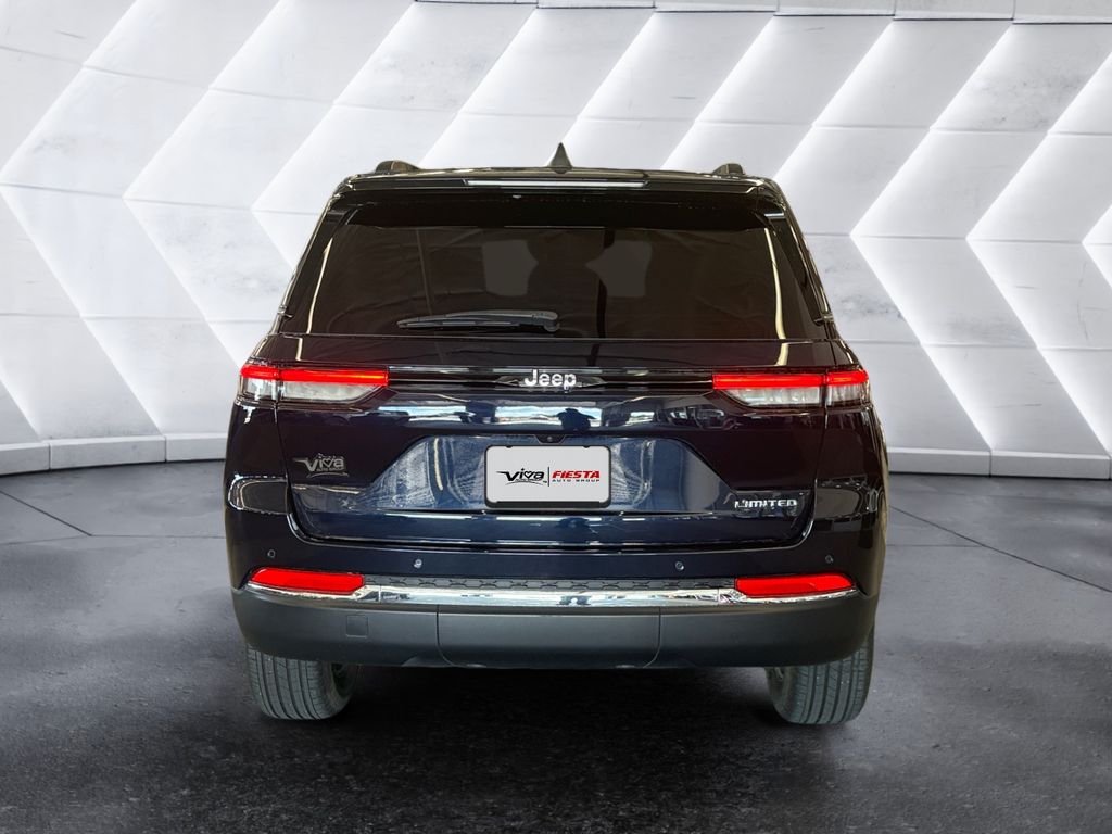 2023 Jeep Grand Cherokee Limited photo 3