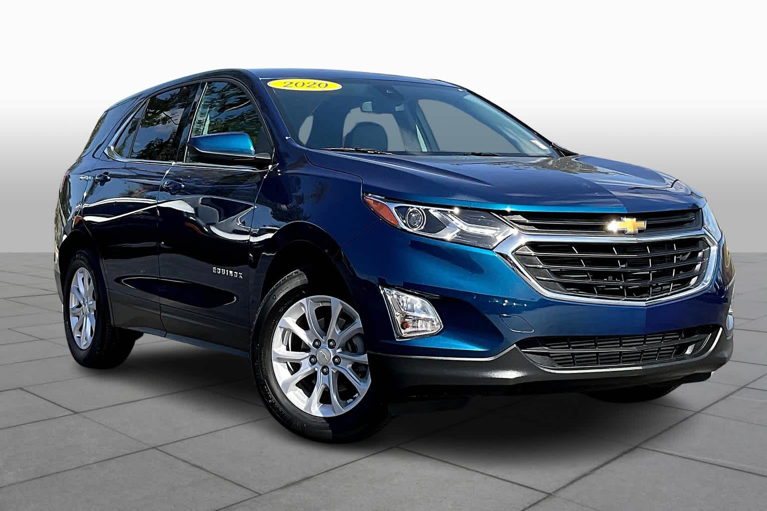 2020 Chevrolet Equinox LT photo 2