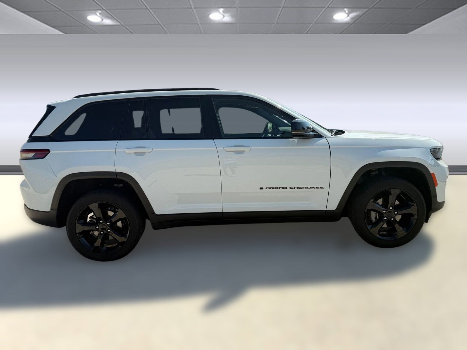 2023 Jeep Grand Cherokee Altitude photo 5