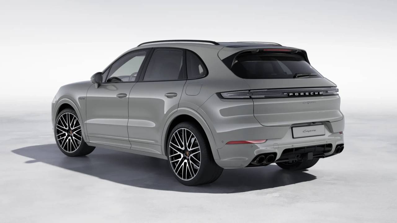 2026 Porsche Cayenne E-Hybrid photo 3
