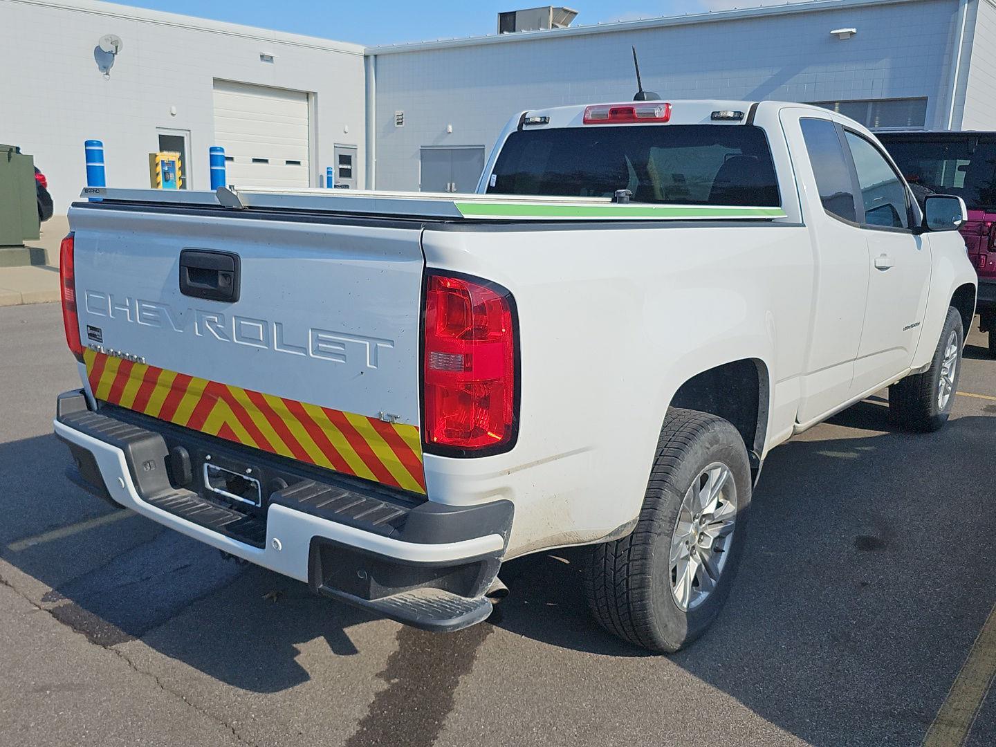 2021 Chevrolet Colorado LT photo 3