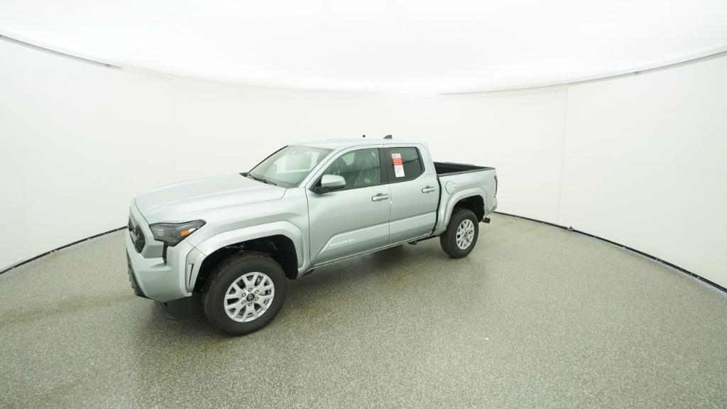 2025 Toyota Tacoma SR5's photo