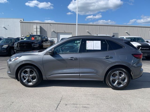 2024 Ford Escape ST-Line photo 4