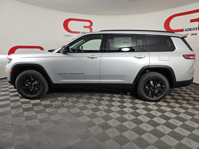 2025 Jeep Grand Cherokee Altitude photo 4