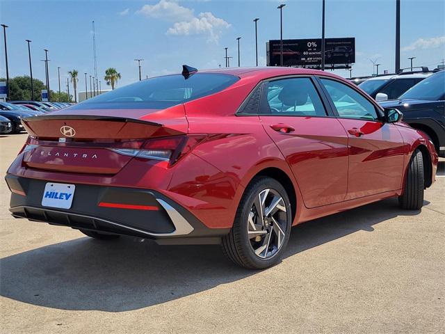 2025 Hyundai Elantra SEL Sport photo 4