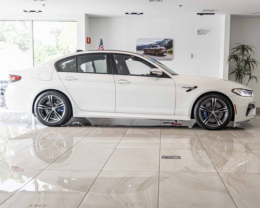 2023 BMW M5 - Image 9