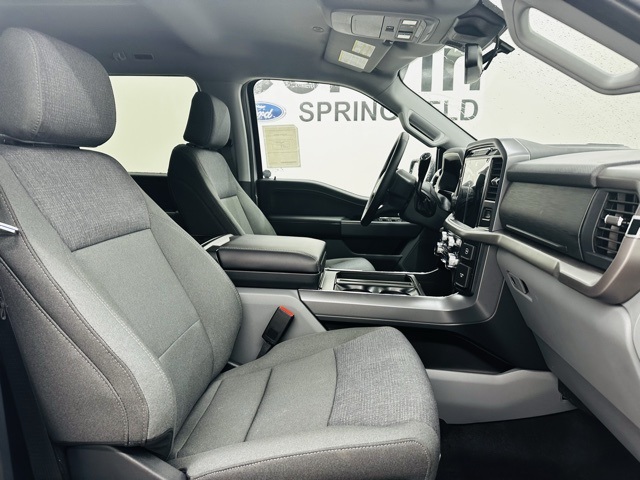 2025 Ford F-150 XLT photo 11