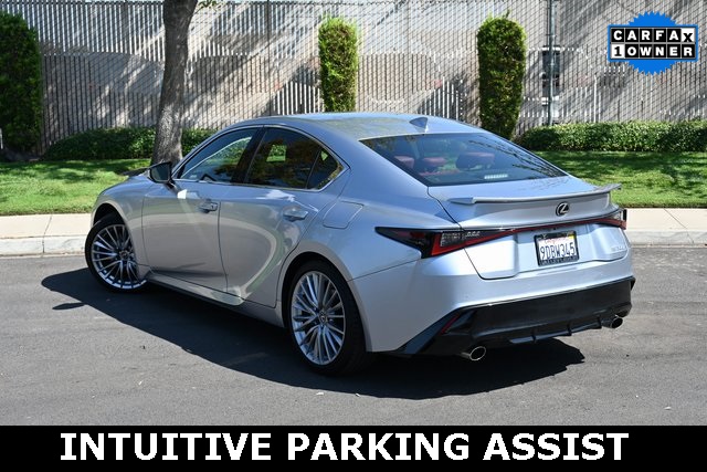 2022 Lexus IS 300 photo 4