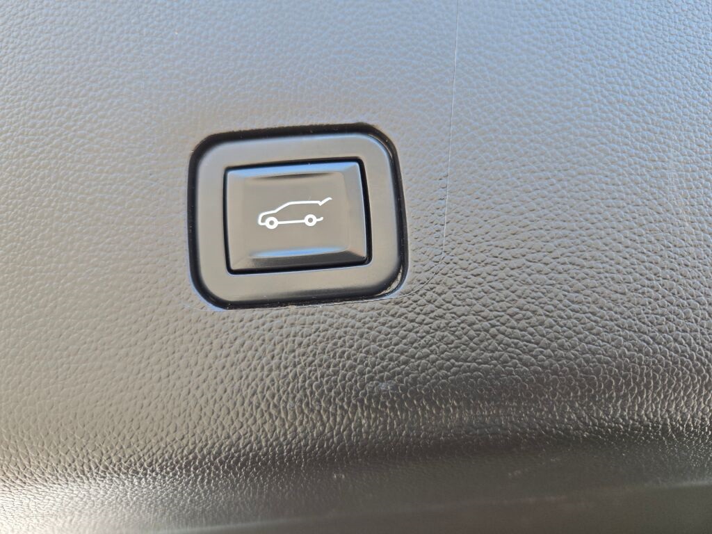 2020 Chevrolet Traverse Premier photo 14