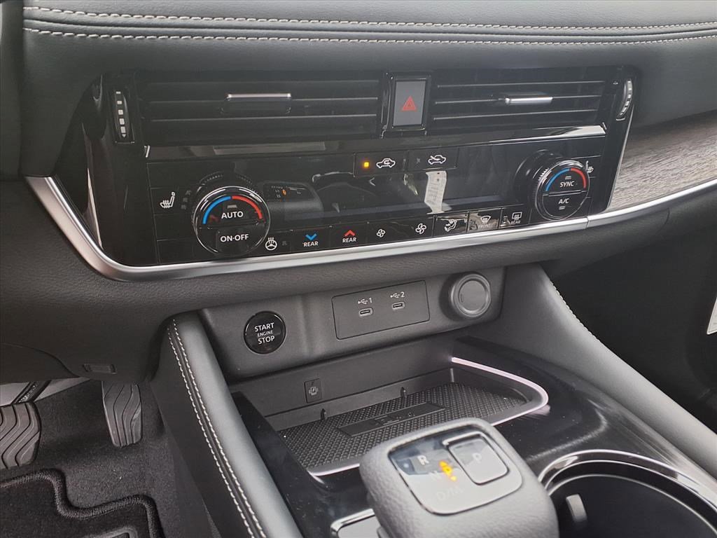 2026 Nissan Rogue Platinum photo 18