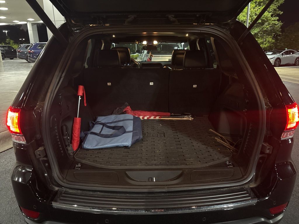 2021 Jeep Grand Cherokee Limited photo 2