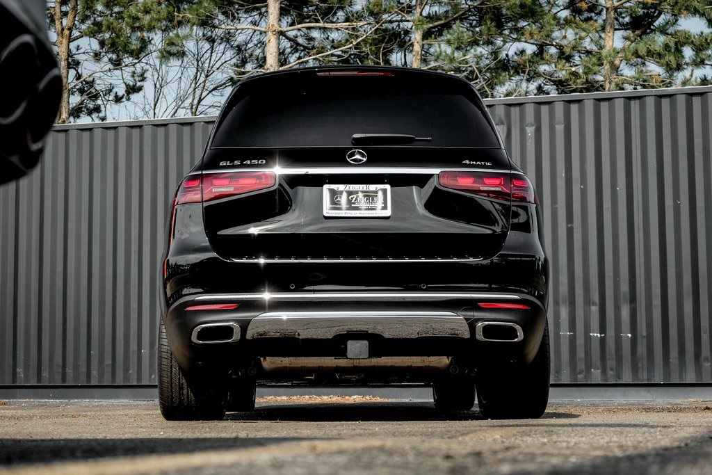2025 Mercedes Benz GLS 450 4MATIC photo 6
