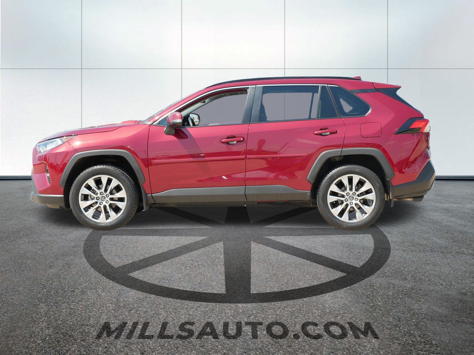 Used 2021 Toyota RAV4 XLE Premium with VIN 2T3A1RFV1MW163217 for sale in Willmar, Minnesota