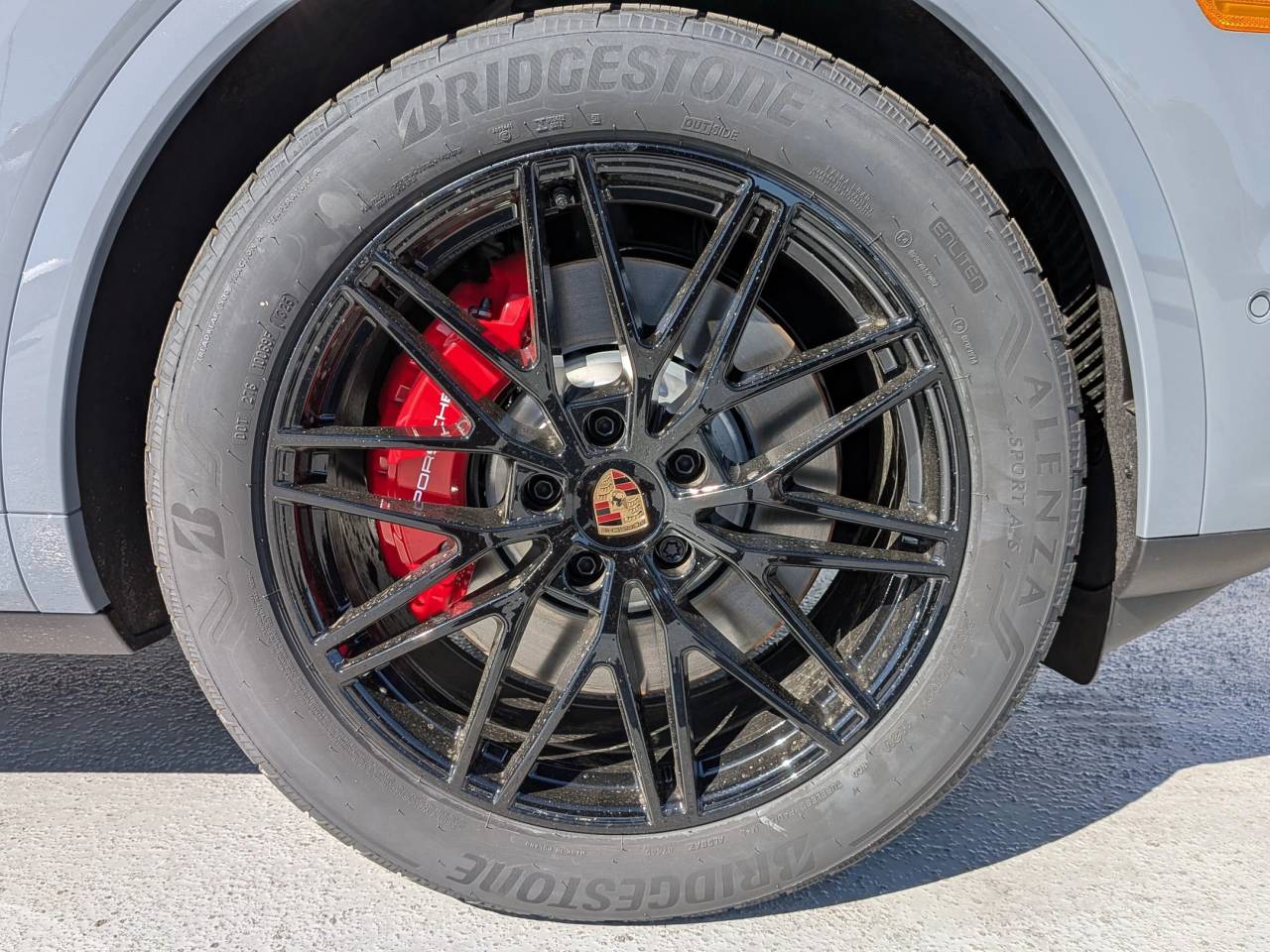 2025 Porsche Cayenne S E-Hybrid photo 25