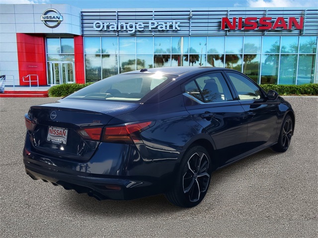 2023 Nissan Altima 2.5 SR photo 2
