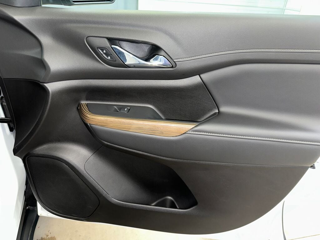 2023 Gmc Acadia SLE photo 29