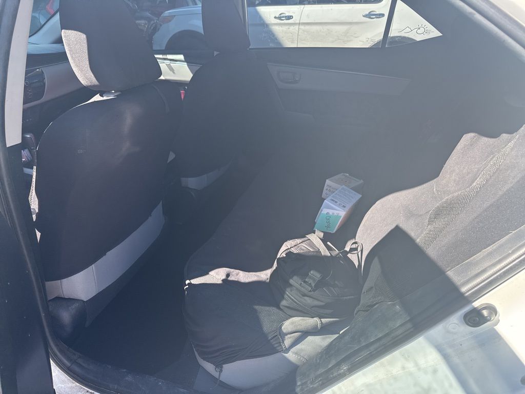 2015 Toyota Corolla LE photo 18
