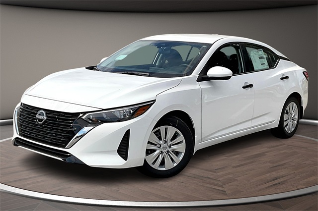 2025 Nissan Sentra S's photo