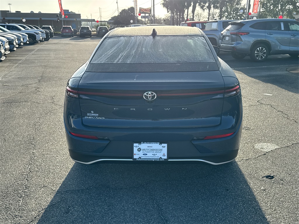 2026 Toyota Crown XLE photo 4