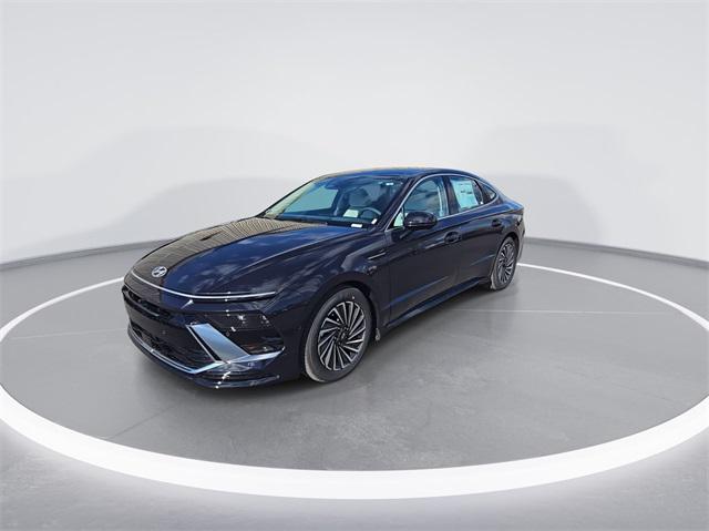 2025 Hyundai Sonata Hybrid Limited photo 4