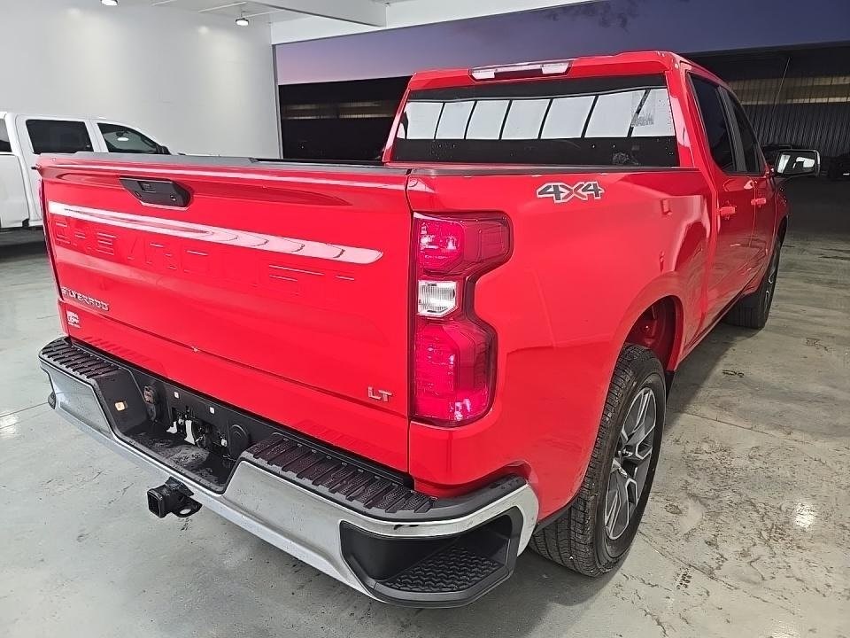 2022 Chevrolet Silverado 1500 LT photo 2