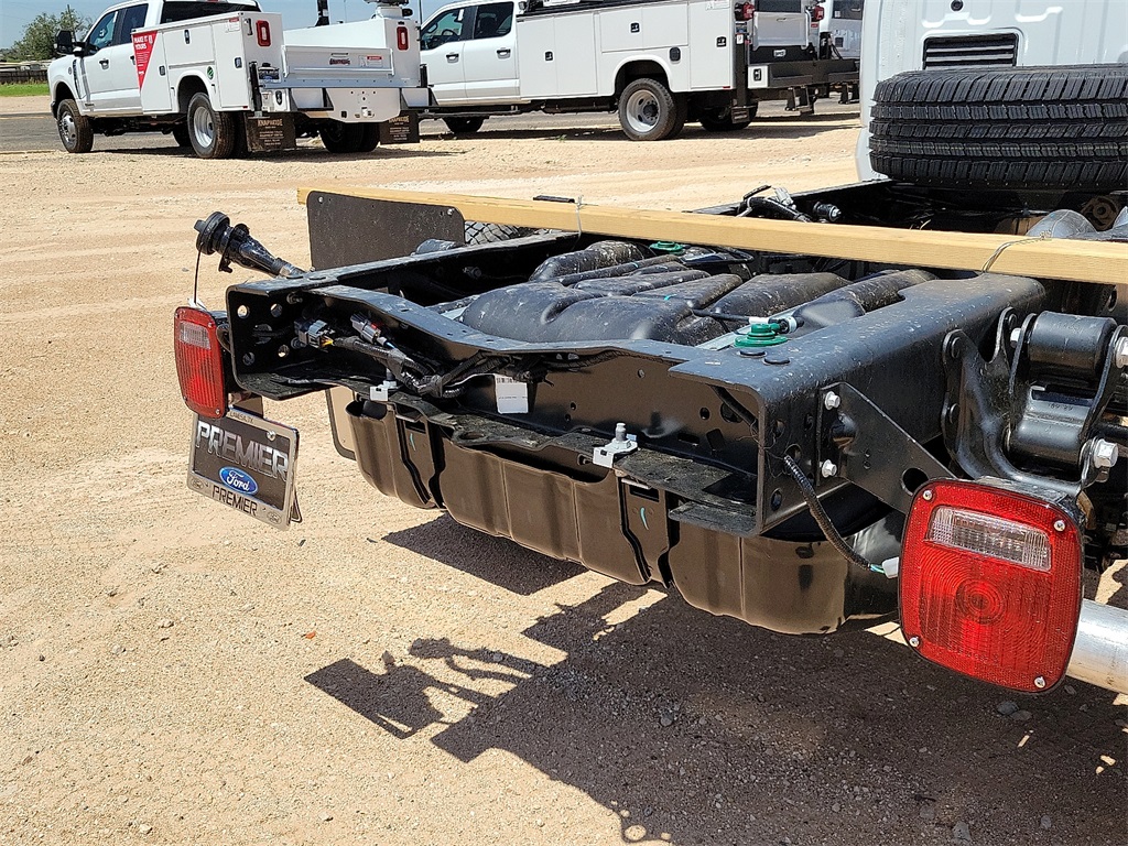 2025 Ford F-350 photo 15
